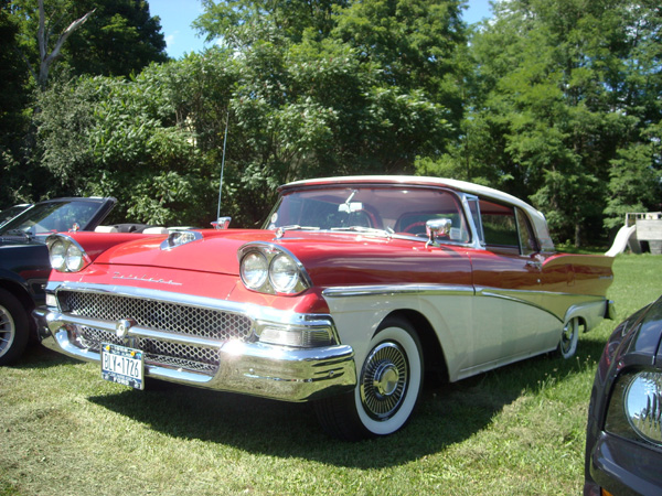 Wayne & Gail Chase, 1958 Ford Retractable click to enlarge and see description